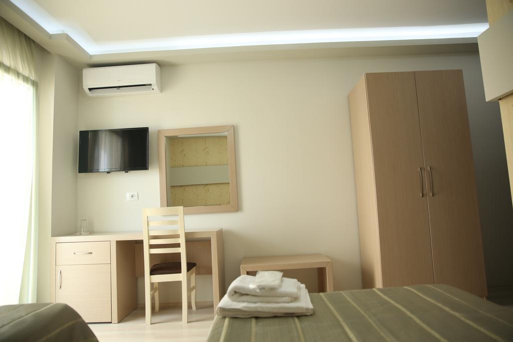 Hotel Pogradeci Habitación foto