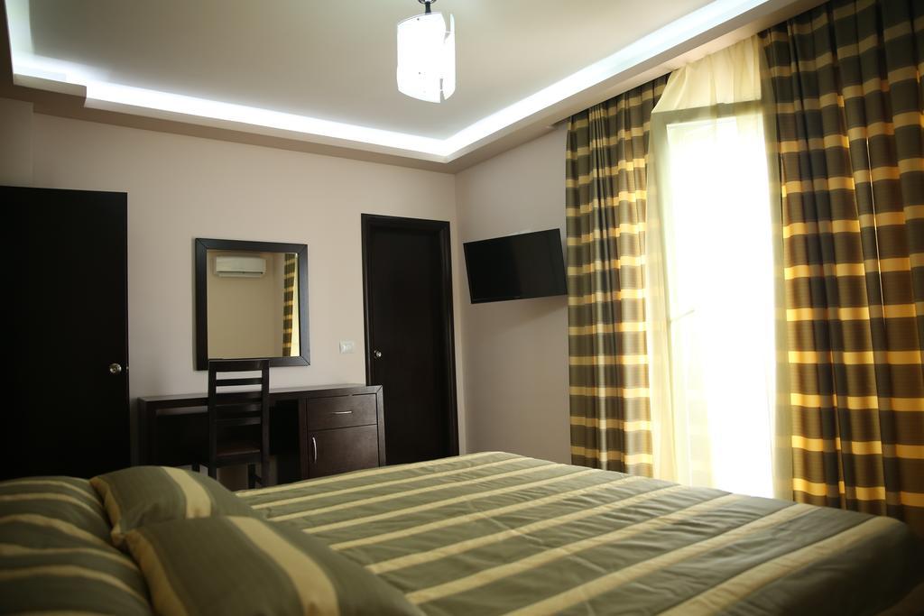 Hotel Pogradeci Habitación foto