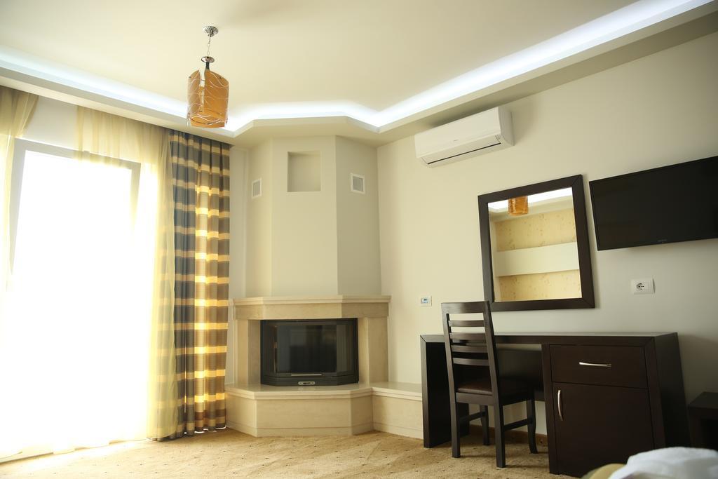 Hotel Pogradeci Habitación foto